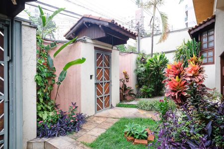 Casa à venda com 304m², 3 quartos e 4 vagasVaranda