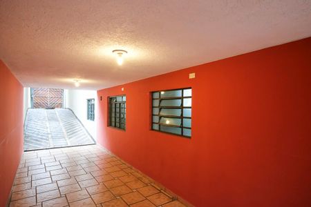 Casa à venda com 304m², 3 quartos e 4 vagasQuintal e garagem