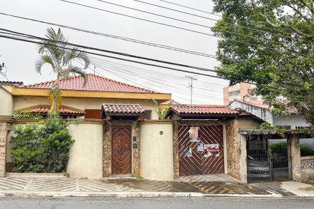 Casa à venda com 304m², 3 quartos e 4 vagasFachada + plaquinha