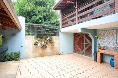 Casa à venda com 304m², 3 quartos e 4 vagasQuintal e garagem