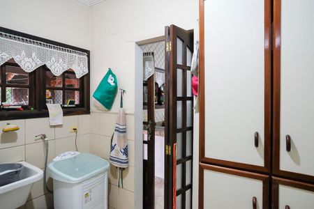 Casa à venda com 304m², 3 quartos e 4 vagasÁrea de serviço