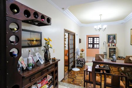 Casa à venda com 304m², 3 quartos e 4 vagasSala de TV