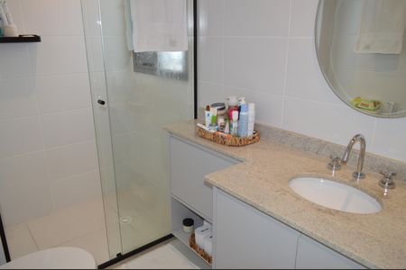 Apartamento à venda com 105m², 2 quartos e 2 vagasBanheiro da Suíte 1