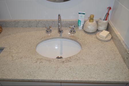 Apartamento à venda com 105m², 2 quartos e 2 vagasBanheiro da Suíte 1