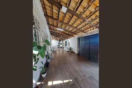 Casa à venda com 120m², 2 quartos e 3 vagasCorredor