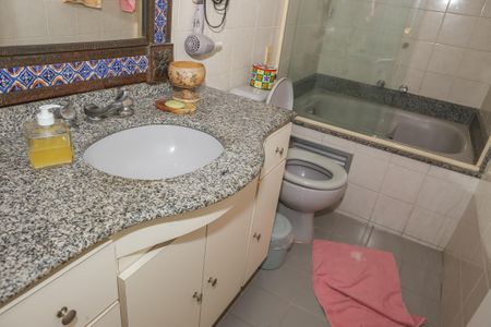 Apartamento para alugar com 150m², 2 quartos e 2 vagasBanheiro da Suíte 2