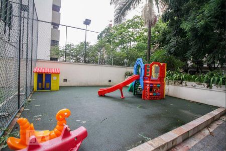 Apartamento para alugar com 150m², 2 quartos e 2 vagasÁrea comum - Playground