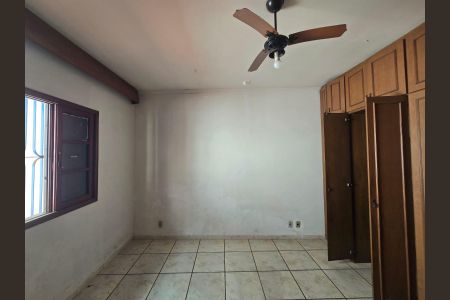 Suíte  de casa à venda com 3 quartos, 252m² em Jardim Santa Mena, Guarulhos