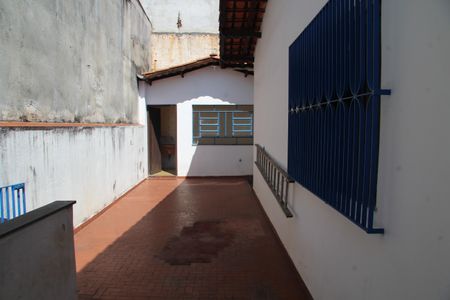 Casa à venda com 252m², 3 quartos e 3 vagasQuintal