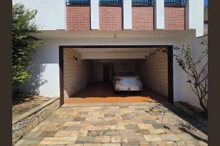 Casa à venda com 252m², 3 quartos e 3 vagasGaragem
