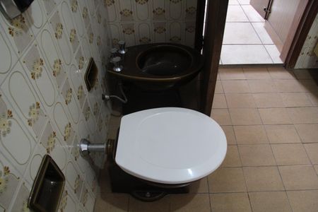 Casa à venda com 252m², 3 quartos e 3 vagasBanheiro da Suíte 