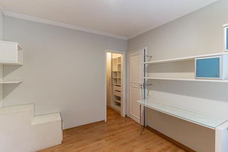Apartamento à venda com 200m², 3 quartos e 2 vagas Apartamento à venda com 200m², 3 quartos e 2 vagasQuarto 2