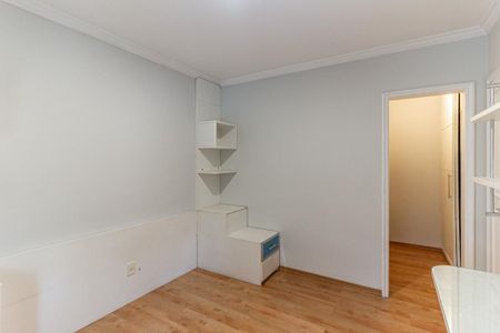 Apartamento à venda com 200m², 3 quartos e 2 vagas Apartamento à venda com 200m², 3 quartos e 2 vagasQuarto 2