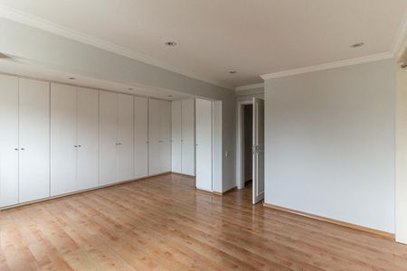 Apartamento à venda com 200m², 3 quartos e 2 vagas Apartamento à venda com 200m², 3 quartos e 2 vagasSuíte