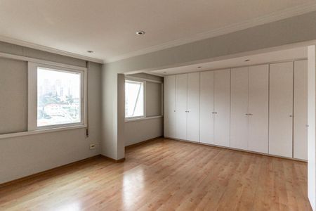 Apartamento à venda com 200m², 3 quartos e 2 vagas Apartamento à venda com 200m², 3 quartos e 2 vagasSuíte