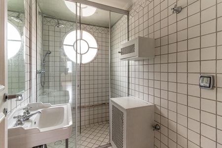 Apartamento à venda com 200m², 3 quartos e 2 vagas Apartamento à venda com 200m², 3 quartos e 2 vagasBanheiro Social