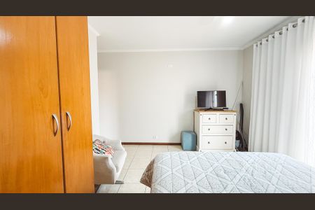 Casa à venda com 300m², 4 quartos e 2 vagasQuarto Suíte