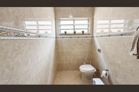 Casa à venda com 300m², 4 quartos e 2 vagasLavabo