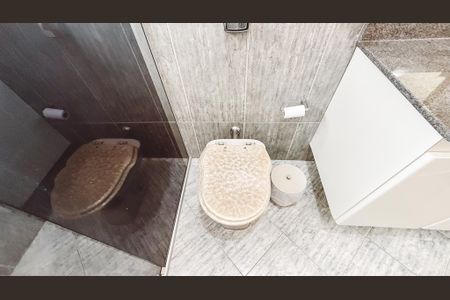 Casa à venda com 300m², 4 quartos e 2 vagasBanheiro