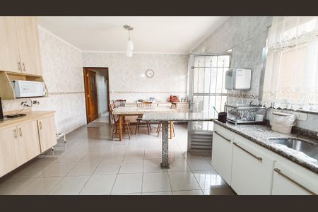 Casa à venda com 300m², 4 quartos e 2 vagasCozinha