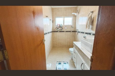Casa à venda com 300m², 4 quartos e 2 vagasBanheiro da Suíte