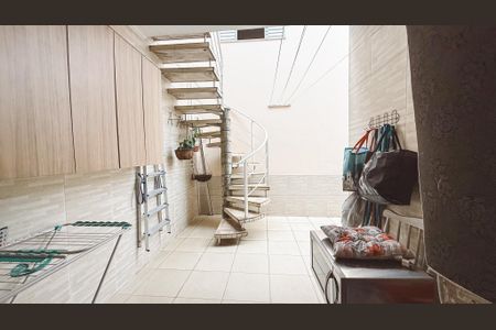 Casa à venda com 300m², 4 quartos e 2 vagasÁrea de Serviço