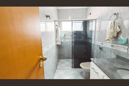 Casa à venda com 300m², 4 quartos e 2 vagasBanheiro