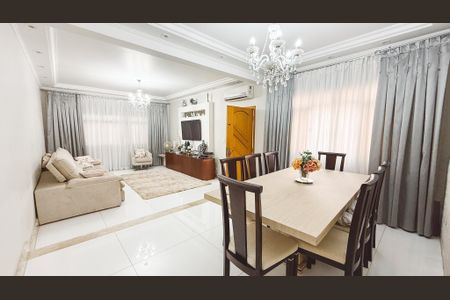 Casa à venda com 300m², 4 quartos e 2 vagasSala