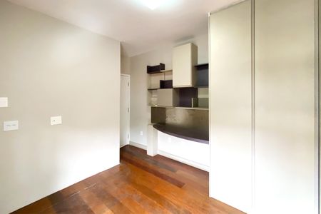 Apartamento à venda com 130m², 3 quartos e 2 vagasQuarto 2