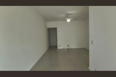 Sala de apartamento para alugar com 3 quartos, 70m² em Recreio dos Bandeirantes, Rio de Janeiro