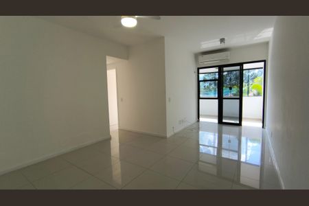Sala de apartamento para alugar com 3 quartos, 70m² em Recreio dos Bandeirantes, Rio de Janeiro