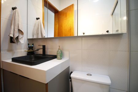 Apartamento à venda com 74m², 2 quartos e 1 vagaBanheiro da Suíte 2