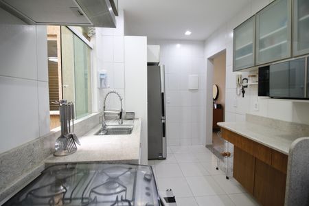 Apartamento à venda com 74m², 2 quartos e 1 vagaCozinha