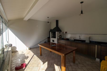 Quintal de casa à venda com 4 quartos, 401m² em Parque dos Principes, São Paulo