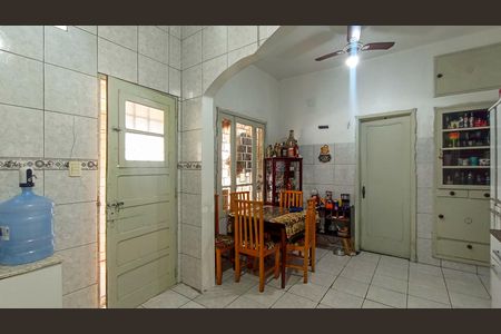 Casa à venda com 200m², 4 quartos e 5 vagasCozinha