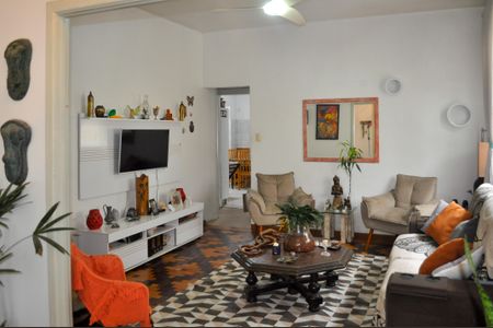 Casa à venda com 200m², 4 quartos e 5 vagasSala