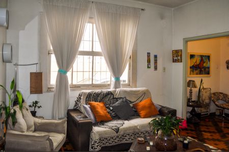 Casa à venda com 200m², 4 quartos e 5 vagasSala