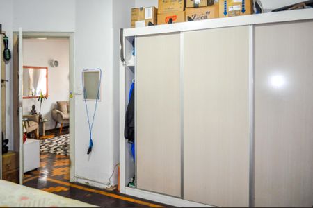 Casa à venda com 200m², 4 quartos e 5 vagasQuarto