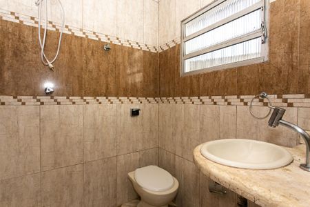 Casa à venda com 270m², 3 quartos e 1 vaga Casa à venda com 270m², 3 quartos e 1 vagaBanheiro 2