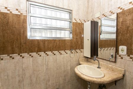 Casa à venda com 270m², 3 quartos e 1 vaga Casa à venda com 270m², 3 quartos e 1 vagaBanheiro 2