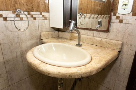 Casa à venda com 270m², 3 quartos e 1 vaga Casa à venda com 270m², 3 quartos e 1 vagaBanheiro 2