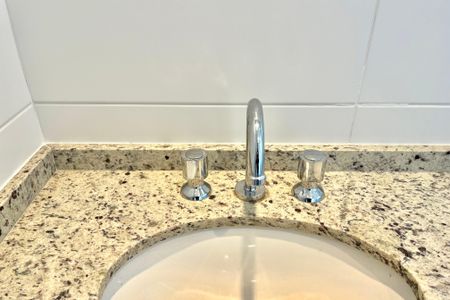 Apartamento para alugar com 48m², 2 quartos e sem vaga Apartamento para alugar com 48m², 2 quartos e sem vagaBanheiro da Suíte