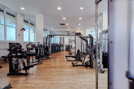 Apartamento para alugar com 242m², 3 quartos e 3 vagas Apartamento para alugar com 242m², 3 quartos e 3 vagasÁrea comum - Academia