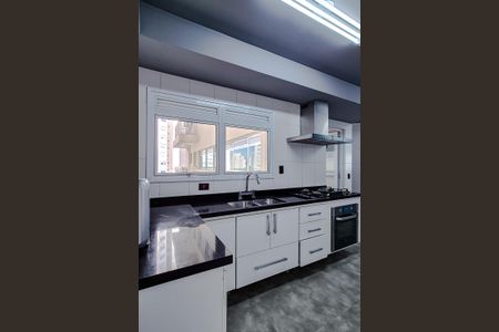 Apartamento para alugar com 242m², 3 quartos e 3 vagas Apartamento para alugar com 242m², 3 quartos e 3 vagasCozinha