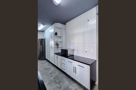 Apartamento para alugar com 242m², 3 quartos e 3 vagas Apartamento para alugar com 242m², 3 quartos e 3 vagasCozinha