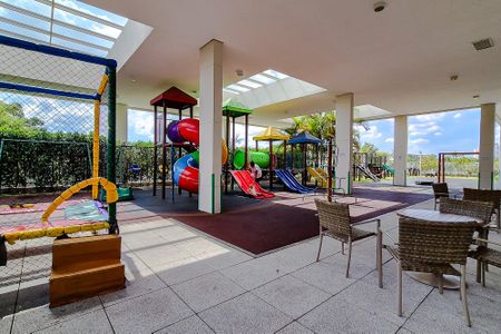 Apartamento para alugar com 242m², 3 quartos e 3 vagas Apartamento para alugar com 242m², 3 quartos e 3 vagasÁrea comum - Playground