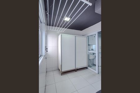 Apartamento para alugar com 242m², 3 quartos e 3 vagas Apartamento para alugar com 242m², 3 quartos e 3 vagasÁrea de Serviço