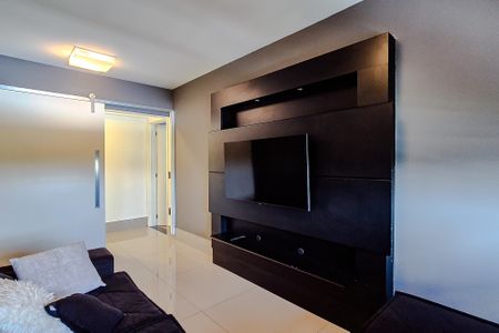 Apartamento para alugar com 242m², 3 quartos e 3 vagas Apartamento para alugar com 242m², 3 quartos e 3 vagasSala de TV