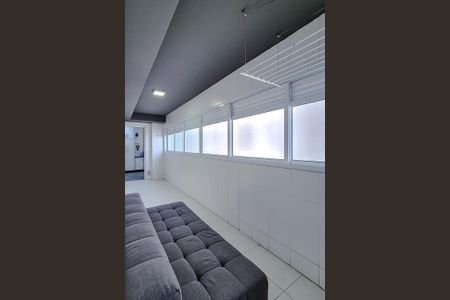 Apartamento para alugar com 242m², 3 quartos e 3 vagas Apartamento para alugar com 242m², 3 quartos e 3 vagasÁrea de Serviço