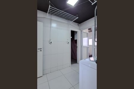 Apartamento para alugar com 242m², 3 quartos e 3 vagas Apartamento para alugar com 242m², 3 quartos e 3 vagasÁrea de Serviço
